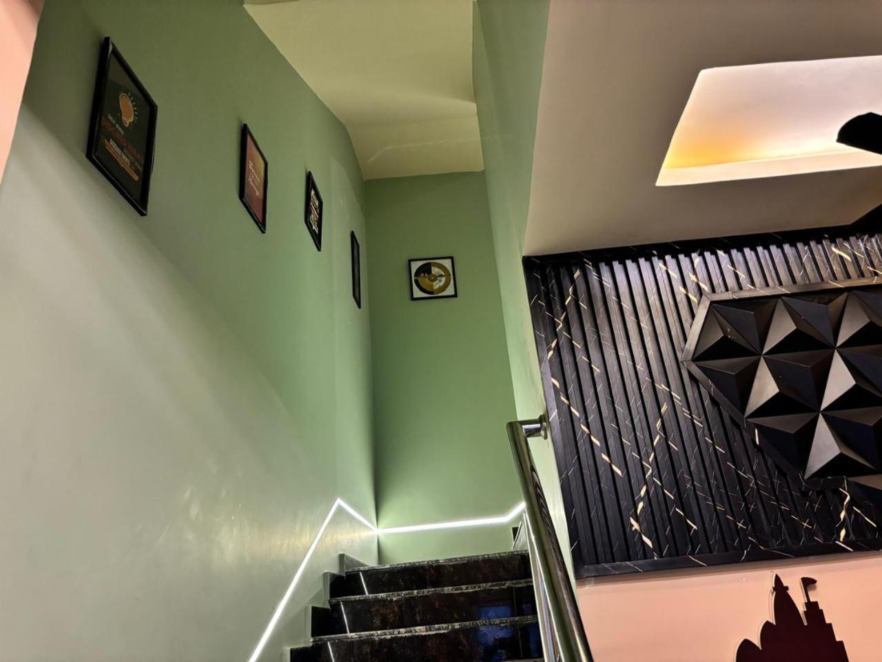Holy City Inn พาราณสี ภายนอก รูปภาพ