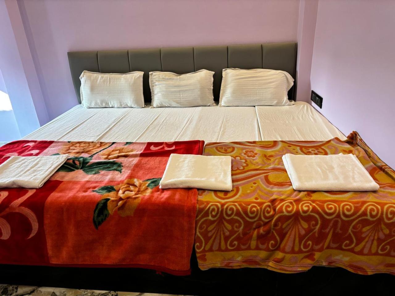 Holy City Inn พาราณสี ภายนอก รูปภาพ