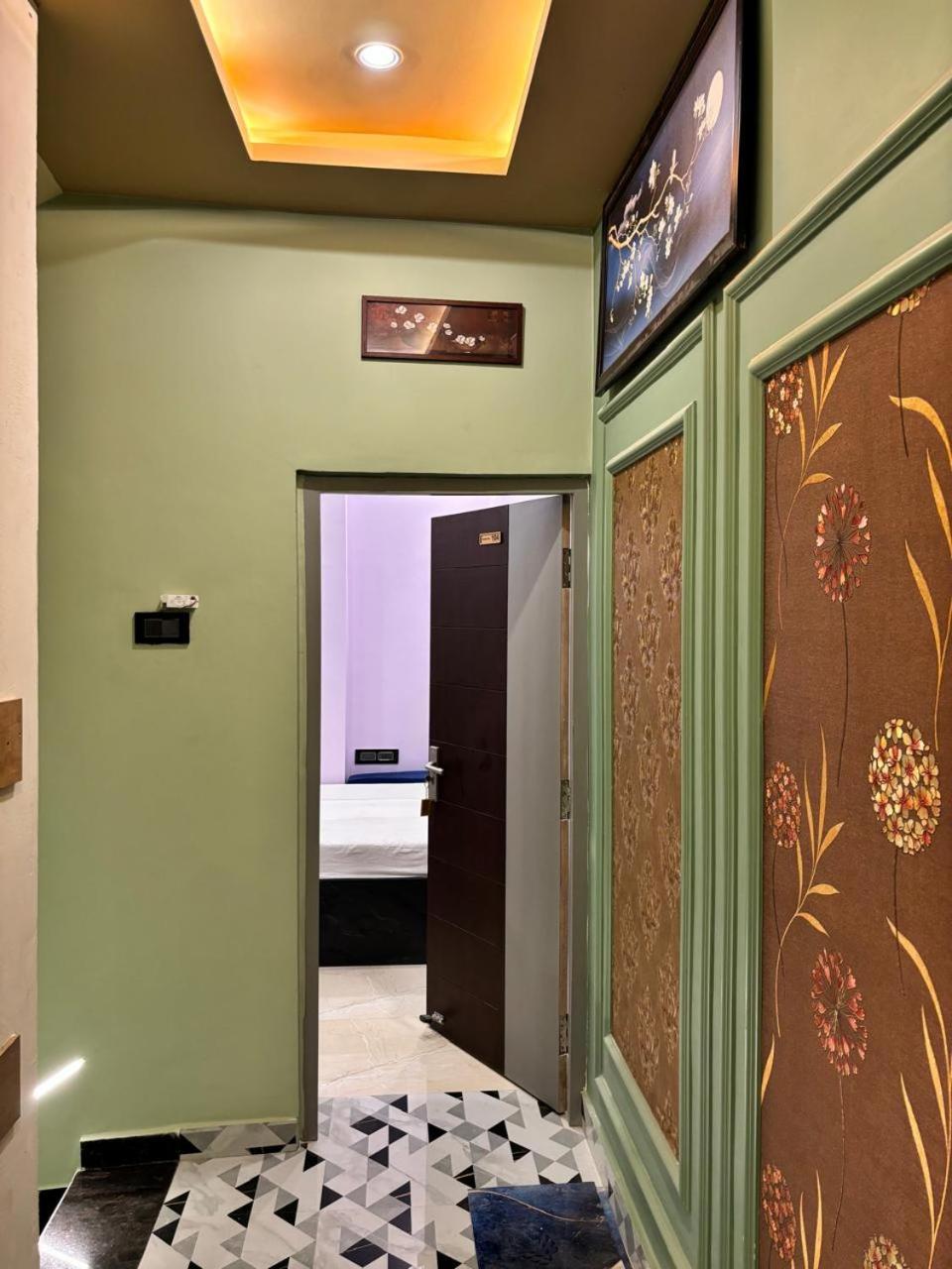Holy City Inn พาราณสี ภายนอก รูปภาพ